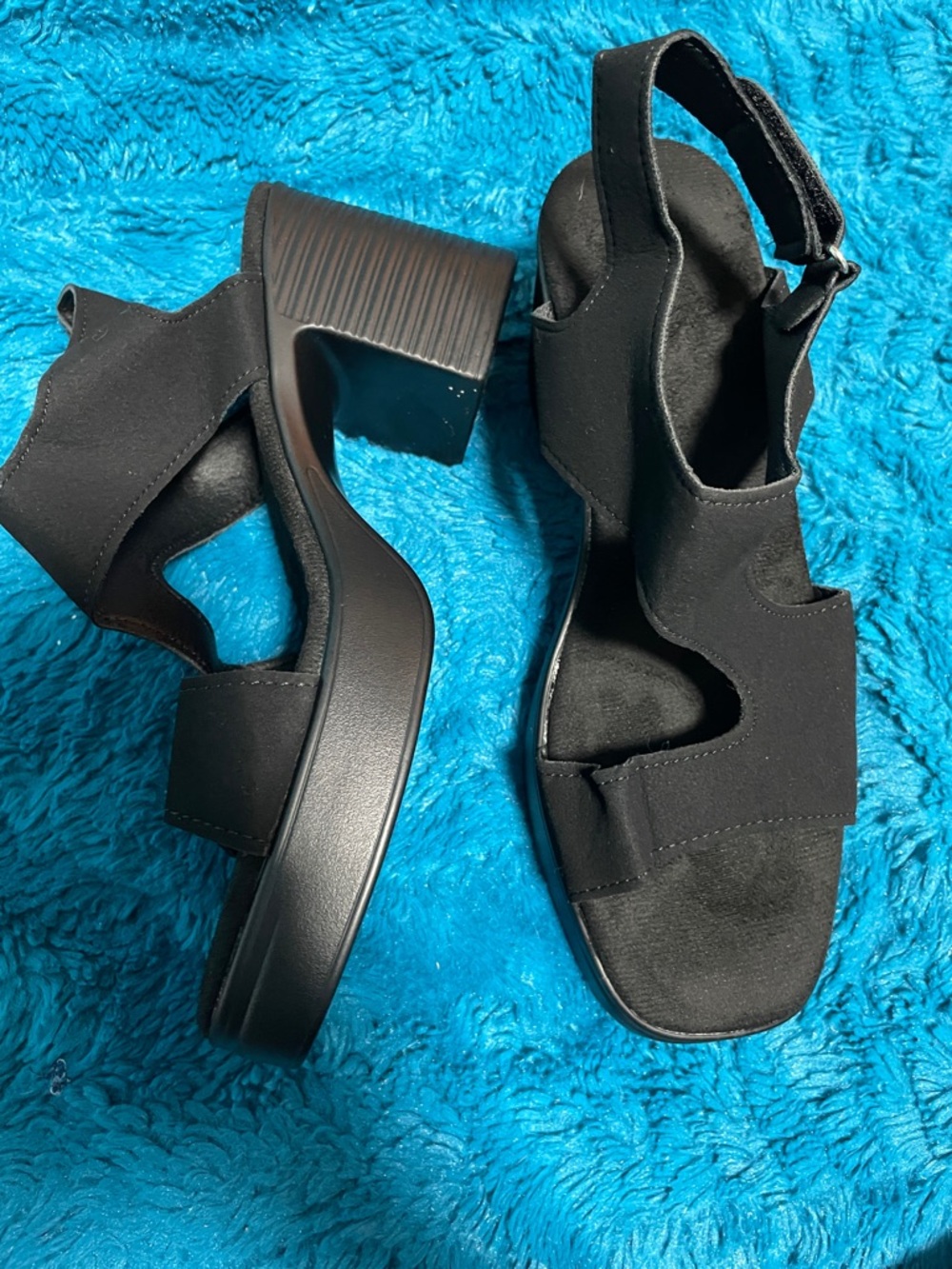Women’s Black Block Heel Slingback Sandals - Picture 4 of 4